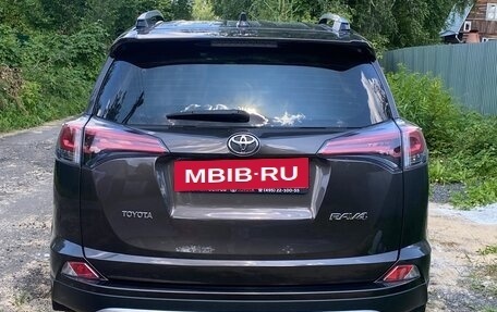 Toyota RAV4, 2019 год, 2 750 000 рублей, 4 фотография