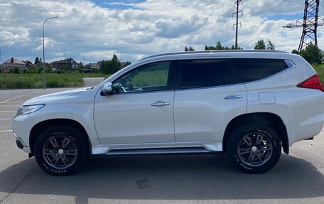 Mitsubishi Pajero Sport III рестайлинг, 2018 год, 3 330 000 рублей, 3 фотография