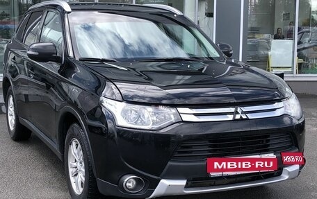 Mitsubishi Outlander III рестайлинг 3, 2014 год, 1 398 500 рублей, 3 фотография