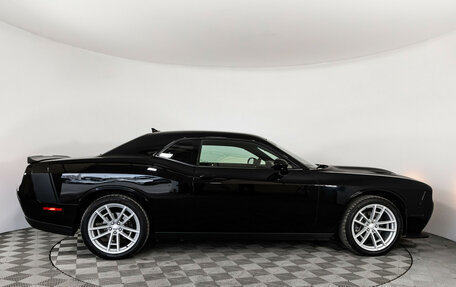 Dodge Challenger III рестайлинг 2, 2020 год, 3 685 000 рублей, 7 фотография
