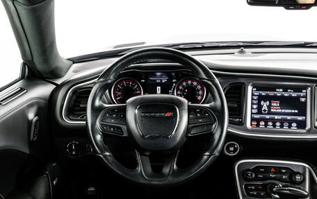 Dodge Challenger III рестайлинг 2, 2020 год, 3 685 000 рублей, 19 фотография