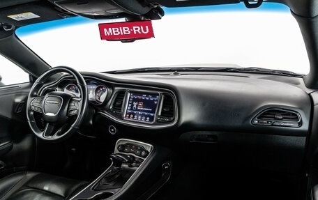 Dodge Challenger III рестайлинг 2, 2020 год, 3 685 000 рублей, 15 фотография