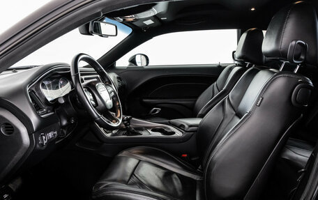 Dodge Challenger III рестайлинг 2, 2020 год, 3 685 000 рублей, 29 фотография