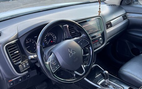 Mitsubishi Outlander III рестайлинг 3, 2019 год, 1 650 000 рублей, 7 фотография