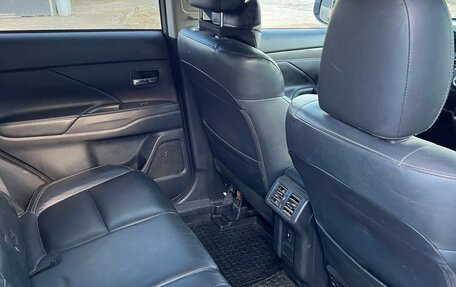 Mitsubishi Outlander III рестайлинг 3, 2019 год, 1 650 000 рублей, 6 фотография