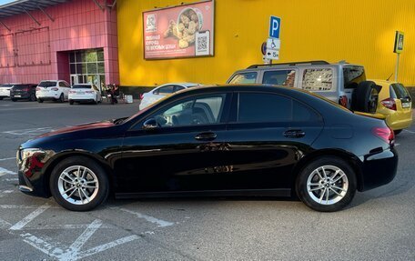 Mercedes-Benz A-Класс, 2019 год, 2 100 000 рублей, 4 фотография