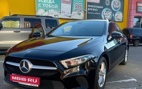 Mercedes-Benz A-Класс, 2019 год, 2 100 000 рублей, 3 фотография