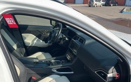 Jaguar F-Pace, 2017 год, 3 000 000 рублей, 10 фотография