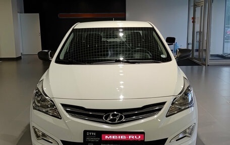 Hyundai Solaris II рестайлинг, 2016 год, 900 000 рублей, 2 фотография