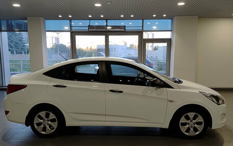 Hyundai Solaris II рестайлинг, 2016 год, 900 000 рублей, 5 фотография
