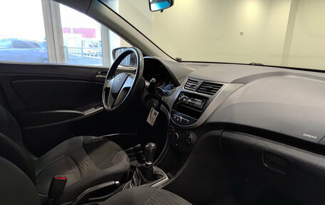 Hyundai Solaris II рестайлинг, 2016 год, 900 000 рублей, 13 фотография