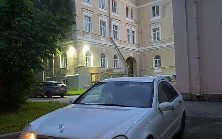 Mercedes-Benz C-Класс, 2003 год, 450 000 рублей, 1 фотография