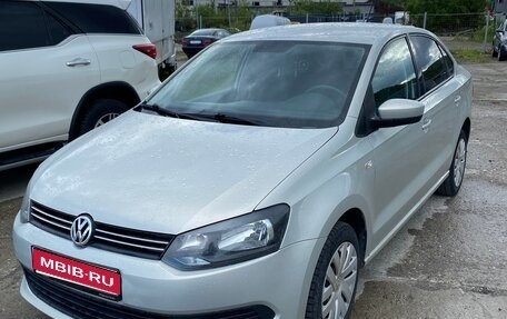 Volkswagen Polo VI (EU Market), 2013 год, 895 000 рублей, 1 фотография