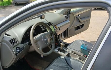 Audi A4, 2004 год, 425 000 рублей, 3 фотография