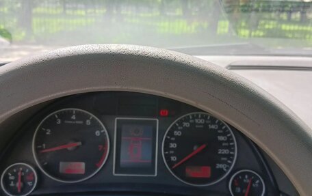Audi A4, 2004 год, 425 000 рублей, 6 фотография