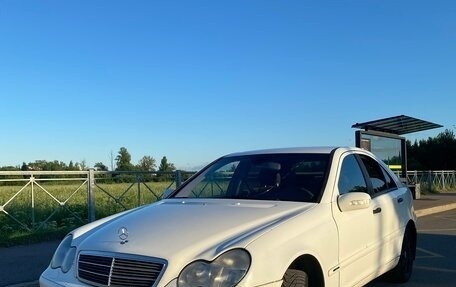 Mercedes-Benz C-Класс, 2003 год, 450 000 рублей, 4 фотография