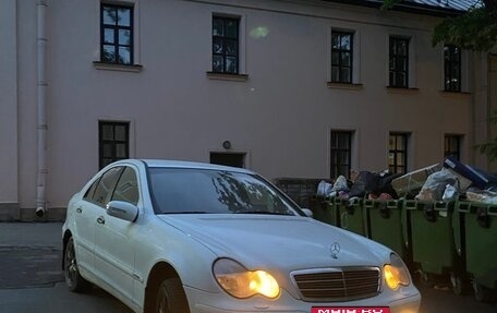 Mercedes-Benz C-Класс, 2003 год, 450 000 рублей, 2 фотография