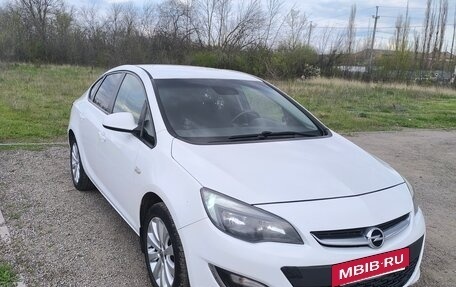 Opel Astra J, 2012 год, 800 000 рублей, 2 фотография