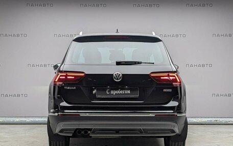 Volkswagen Tiguan II, 2018 год, 2 647 000 рублей, 5 фотография