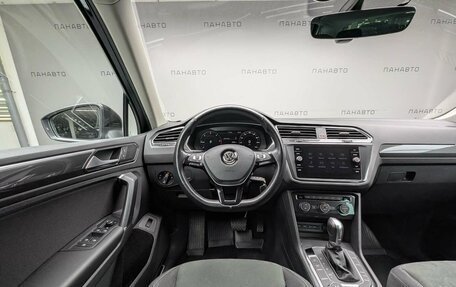 Volkswagen Tiguan II, 2018 год, 2 647 000 рублей, 8 фотография