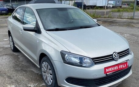 Volkswagen Polo VI (EU Market), 2013 год, 895 000 рублей, 2 фотография