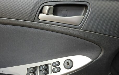 Hyundai Solaris II рестайлинг, 2016 год, 1 000 000 рублей, 17 фотография