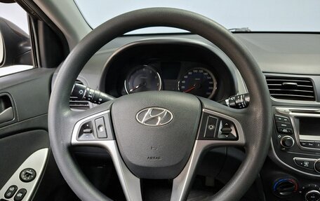 Hyundai Solaris II рестайлинг, 2016 год, 1 000 000 рублей, 15 фотография