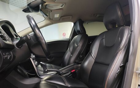 Volvo V40 Cross Country I, 2017 год, 1 499 000 рублей, 10 фотография