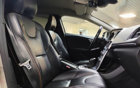 Volvo V40 Cross Country I, 2017 год, 1 499 000 рублей, 13 фотография