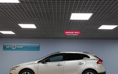 Volvo V40 Cross Country I, 2017 год, 1 499 000 рублей, 8 фотография