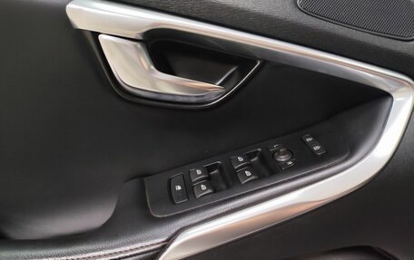Volvo V40 Cross Country I, 2017 год, 1 499 000 рублей, 19 фотография