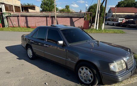 Mercedes-Benz E-Класс, 1995 год, 450 000 рублей, 4 фотография