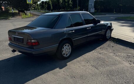 Mercedes-Benz E-Класс, 1995 год, 450 000 рублей, 5 фотография