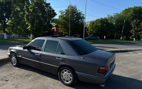 Mercedes-Benz E-Класс, 1995 год, 450 000 рублей, 2 фотография