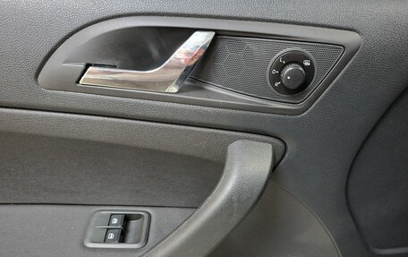 Skoda Yeti I рестайлинг, 2014 год, 1 000 000 рублей, 17 фотография