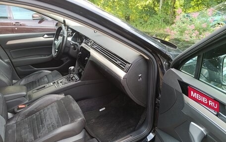 Volkswagen Passat B8 рестайлинг, 2017 год, 1 550 000 рублей, 14 фотография