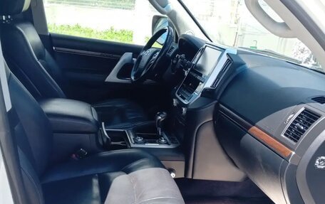 Toyota Land Cruiser 200, 2015 год, 4 050 000 рублей, 6 фотография