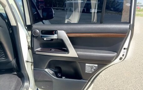 Toyota Land Cruiser 200, 2015 год, 4 050 000 рублей, 13 фотография