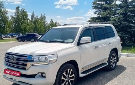 Toyota Land Cruiser 200, 2015 год, 4 050 000 рублей, 5 фотография