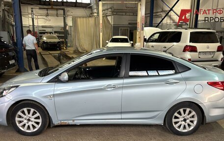 Hyundai Solaris II рестайлинг, 2011 год, 426 000 рублей, 3 фотография
