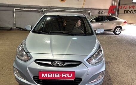 Hyundai Solaris II рестайлинг, 2011 год, 426 000 рублей, 2 фотография