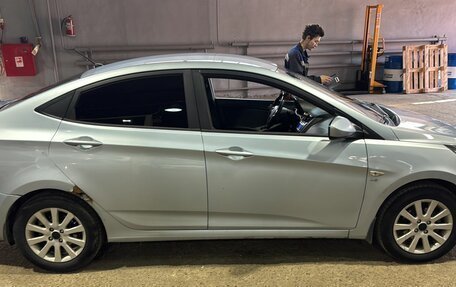 Hyundai Solaris II рестайлинг, 2011 год, 426 000 рублей, 39 фотография