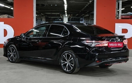 Toyota Camry, 2021 год, 2 649 000 рублей, 8 фотография