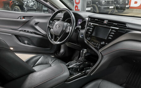 Toyota Camry, 2021 год, 2 649 000 рублей, 12 фотография