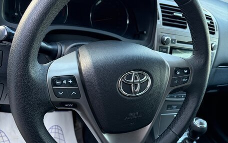 Toyota Avensis III рестайлинг, 2011 год, 900 000 рублей, 10 фотография