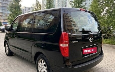 Hyundai H-1 II рестайлинг, 2011 год, 1 050 000 рублей, 3 фотография
