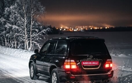 Toyota Land Cruiser 100 рестайлинг 2, 2000 год, 1 750 000 рублей, 2 фотография