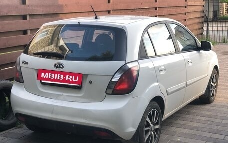 KIA Rio II, 2011 год, 700 000 рублей, 3 фотография