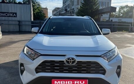 Toyota RAV4, 2021 год, 3 450 000 рублей, 3 фотография