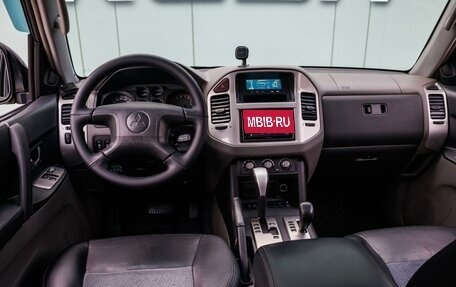 Mitsubishi Pajero III рестайлинг, 2005 год, 1 099 000 рублей, 8 фотография
